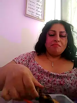 Snapshot of Keyla01_ chatting on 03-14-25, 06:39 Keyla01 online show from 03-14-25, 06:39