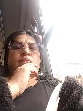 Snapshot of Keyla01_ chatting on 03-18-25, 06:04 Keyla01 online show from 03-18-25, 06:04