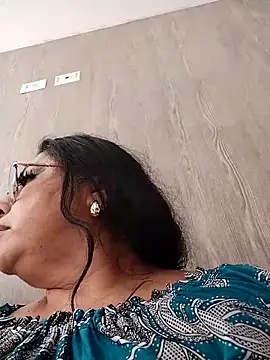 Snapshot of Keyla01_ chatting on 09-23-25, 04:10 Keyla01 online show from 09-23-25, 04:10