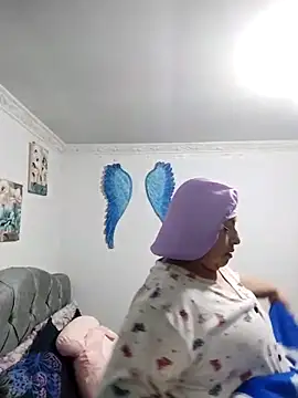 Snapshot of Keyla01_ chatting on 10-21-25, 02:07 Keyla01 online show from 10-21-25, 02:07