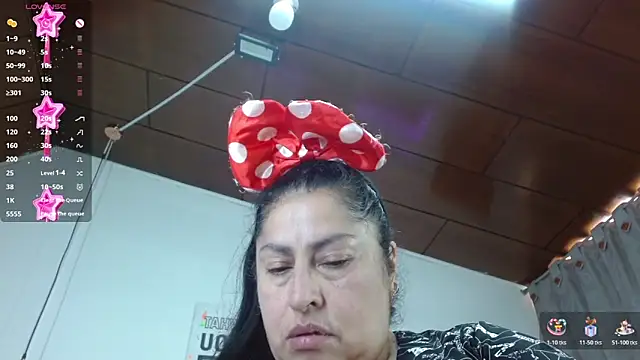 Snapshot of Keyla01_ chatting on 10-24-25, 06:37 Keyla01 online show from 10-24-25, 06:37