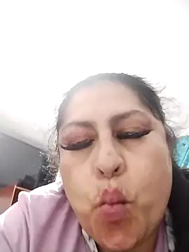 Snapshot of Keyla01_ chatting on 10-26-25, 06:19 Keyla01 online show from 10-26-25, 06:19