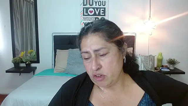 Snapshot of Keyla01_ chatting on 10-31-25, 02:40 Keyla01 online show from 10-31-25, 02:40