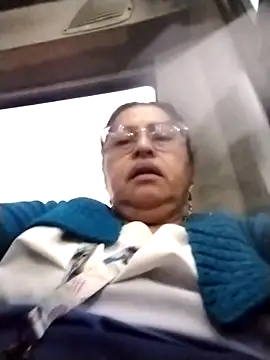 Snapshot of Keyla01_ chatting on 11-18-25, 10:31 Keyla01 online show from 11-18-25, 10:31