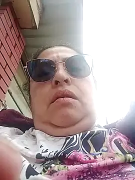 Snapshot of Keyla01_ chatting on 04-28-26, 06:35 Keyla01 online show from 04-28-26, 06:35