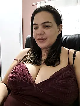 Snapshot of pretty_architect chatting on 10-31-25, 07:37 pretty architect online show from 10-31-25, 07:37