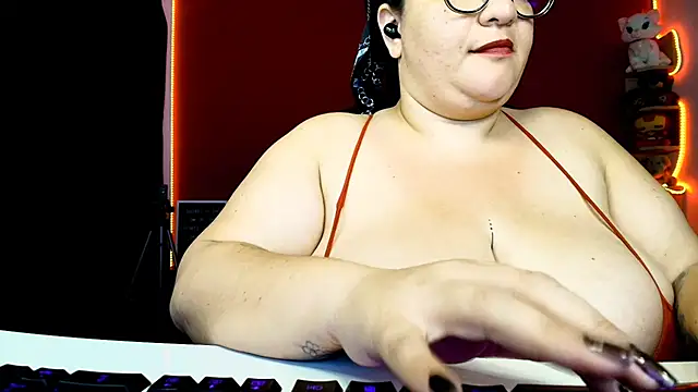 Snapshot of lulubigtitts1 chatting on 02-19-25, 05:16 lulubigtitts1 online show from 02-19-25, 05:16