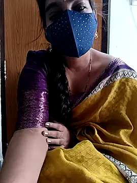 Snapshot of yoursana- chatting on 12-11-24, 04:39 yoursana- online show from 12-11-24, 04:39