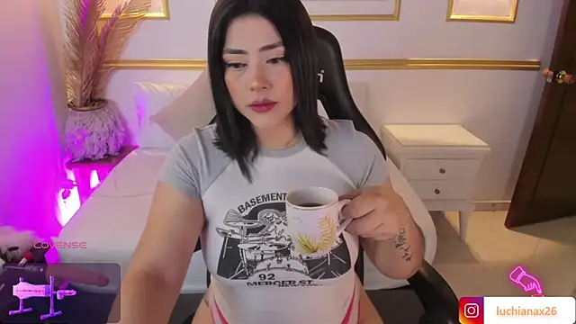 lucy26  online show from 03-01-25, 12:28