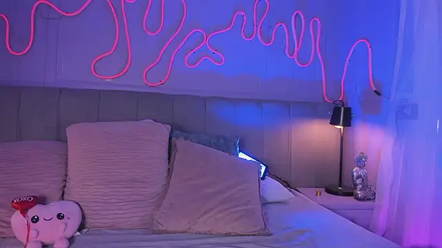 Sofly s online show from 02-26-26, 11:53