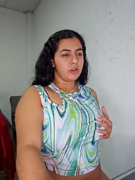 Mary pinkish online show from 12-23-24, 03:40