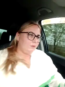 Snapshot of Robyn_Lea chatting on 11-08-25, 12:38 Robyn Lea online show from 11-08-25, 12:38