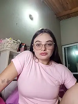 Snapshot of Emmacut chatting on 07-16-26, 11:11 Emmacut online show from 07-16-26, 11:11