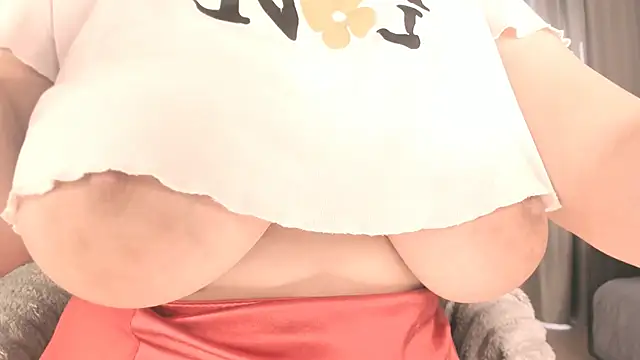 Snapshot of mia_lui chatting on 07-17-26, 03:35 mia lui online show from 07-17-26, 03:35