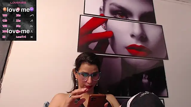 Snapshot of Eva-Williams chatting on 01-28-25, 09:29 Eva-Williams online show from 01-28-25, 09:29