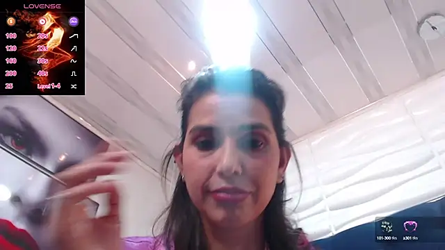 Snapshot of Eva-Williams chatting on 01-31-25, 11:35 Eva-Williams online show from 01-31-25, 11:35