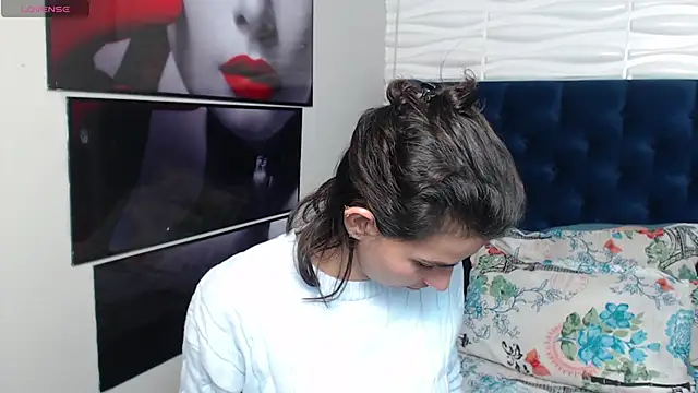 Snapshot of Eva-Williams chatting on 02-13-25, 02:45 Eva-Williams online show from 02-13-25, 02:45