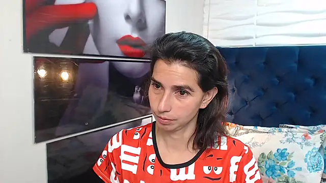 Snapshot of Eva-Williams chatting on 02-14-25, 03:33 Eva-Williams online show from 02-14-25, 03:33