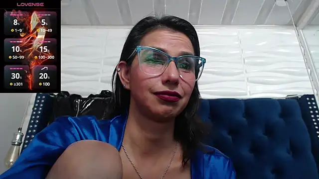 Snapshot of Eva-Williams chatting on 03-23-25, 02:37 Eva-Williams online show from 03-23-25, 02:37