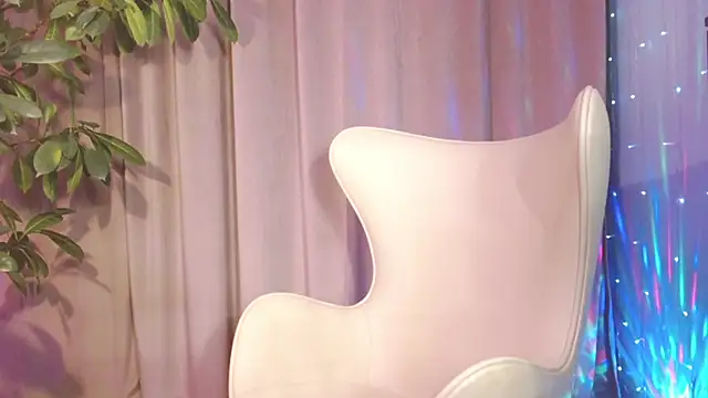 Snapshot of julia_renard chatting on 02-16-25, 01:27 julia renard online show from 02-16-25, 01:27