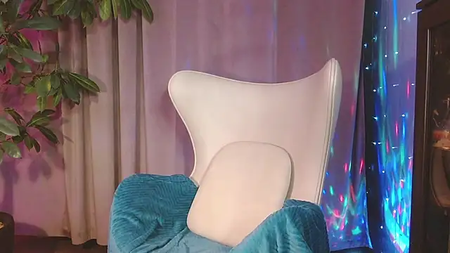 Snapshot of julia_renard chatting on 09-28-25, 11:48 julia renard online show from 09-28-25, 11:48