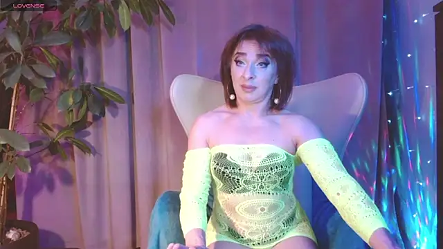 Snapshot of julia_renard chatting on 10-12-25, 05:39 julia renard online show from 10-12-25, 05:39