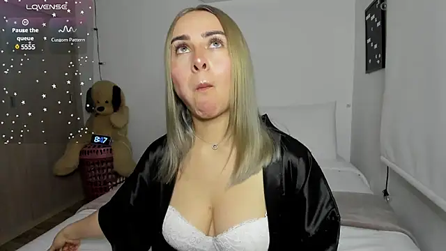 Snapshot of sophi_mooreno chatting on 12-05-24, 01:47 sophi mooreno online show from 12-05-24, 01:47