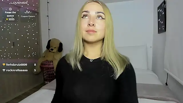 Snapshot of sophi_mooreno chatting on 12-11-24, 03:35 sophi mooreno online show from 12-11-24, 03:35