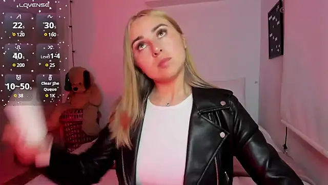 Snapshot of sophi_mooreno chatting on 12-19-24, 04:23 sophi mooreno online show from 12-19-24, 04:23