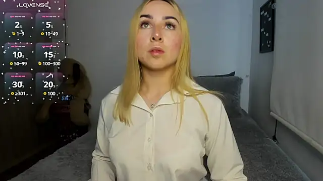 Snapshot of sophi_mooreno chatting on 02-26-25, 10:42 sophi mooreno online show from 02-26-25, 10:42