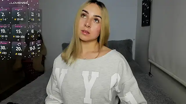 Snapshot of sophi_mooreno chatting on 03-04-25, 02:17 sophi mooreno online show from 03-04-25, 02:17