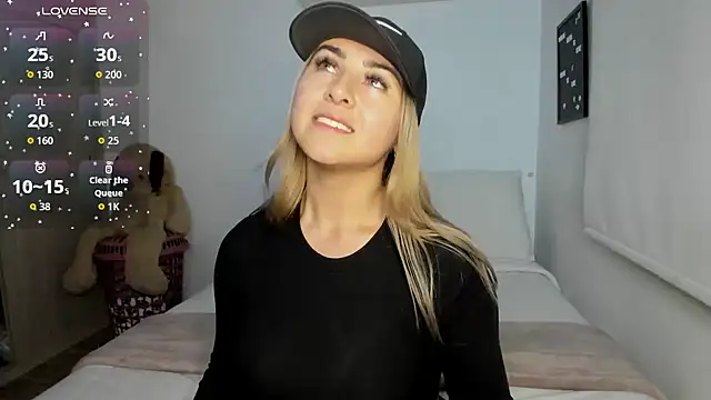 Snapshot of sophi_mooreno chatting on 09-30-25, 02:27 sophi mooreno online show from 09-30-25, 02:27