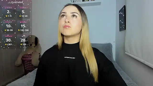 Snapshot of sophi_mooreno chatting on 12-16-25, 12:04 sophi mooreno online show from 12-16-25, 12:04