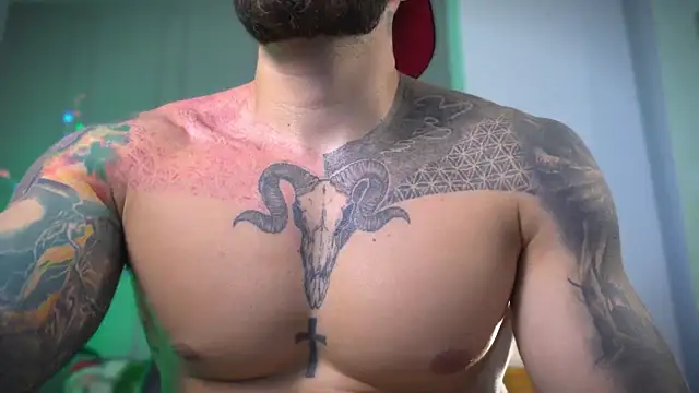 Snapshot of Frank_Farrell chatting on 11-28-25, 08:55 Frank Farrell online show from 11-28-25, 08:55