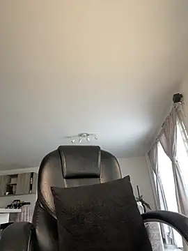 Snapshot of Frank_Farrell chatting on 02-24-26, 07:56 Frank Farrell online show from 02-24-26, 07:56