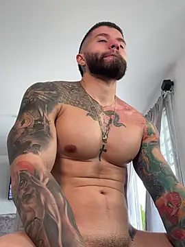 Snapshot of Frank_Farrell chatting on 03-06-26, 06:48 Frank Farrell online show from 03-06-26, 06:48