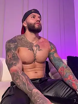 Snapshot of Frank_Farrell chatting on 03-20-26, 08:41 Frank Farrell online show from 03-20-26, 08:41