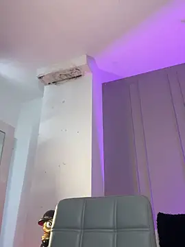 Snapshot of Frank_Farrell chatting on 03-28-26, 06:07 Frank Farrell online show from 03-28-26, 06:07