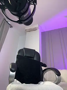 Snapshot of Frank_Farrell chatting on 04-02-26, 07:55 Frank Farrell online show from 04-02-26, 07:55