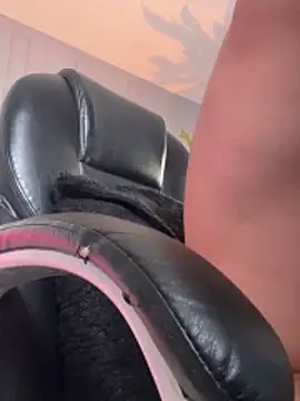 Snapshot of Frank_Farrell chatting on 04-03-26, 07:01 Frank Farrell online show from 04-03-26, 07:01