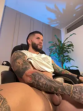 Snapshot of Frank_Farrell chatting on 04-07-26, 07:36 Frank Farrell online show from 04-07-26, 07:36