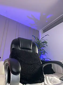 Snapshot of Frank_Farrell chatting on 04-14-26, 10:27 Frank Farrell online show from 04-14-26, 10:27