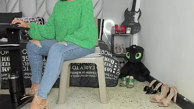 Snapshot of MirandaHaguen chatting on 05-18-26, 08:58 MirandaHaguen online show from 05-18-26, 08:58