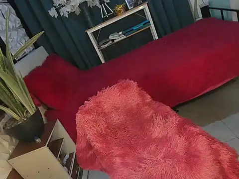 Laura yourhottestbabe123 online show from 09-23-25, 04:54