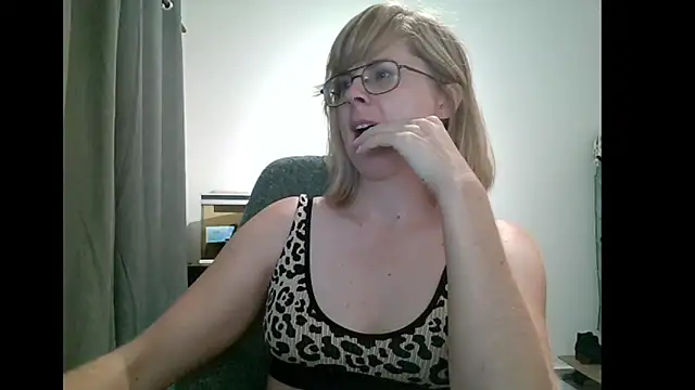 Snapshot of SavannaGirly chatting on 02-12-25, 07:23 SavannaGirly online show from 02-12-25, 07:23