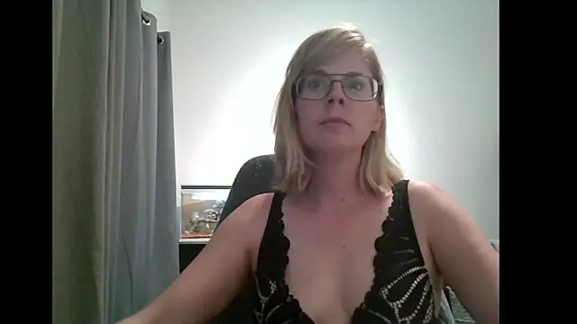 Snapshot of SavannaGirly chatting on 02-17-25, 05:43 SavannaGirly online show from 02-17-25, 05:43