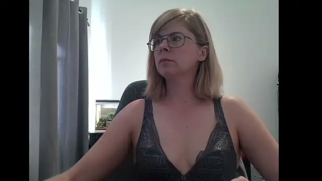 Snapshot of SavannaGirly chatting on 03-01-25, 08:02 SavannaGirly online show from 03-01-25, 08:02