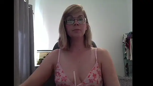 Snapshot of SavannaGirly chatting on 03-02-25, 08:48 SavannaGirly online show from 03-02-25, 08:48