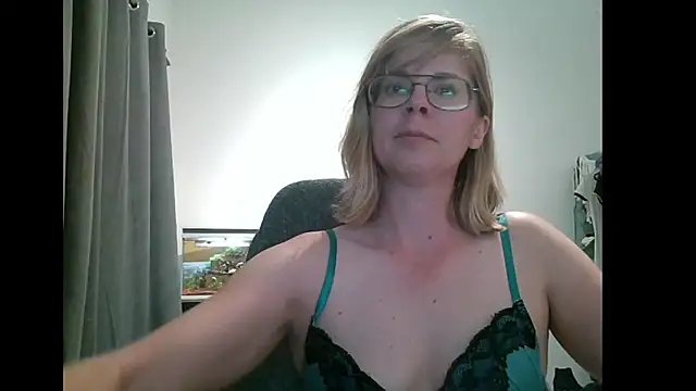 Snapshot of SavannaGirly chatting on 03-06-25, 08:05 SavannaGirly online show from 03-06-25, 08:05