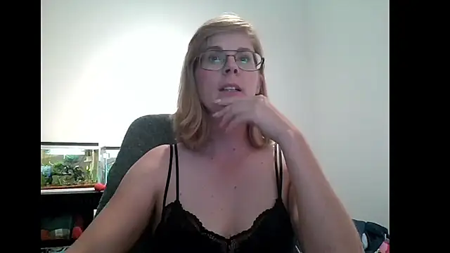 Snapshot of SavannaGirly chatting on 03-13-25, 04:45 SavannaGirly online show from 03-13-25, 04:45